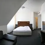 Otel Am Hirschgarten 3*