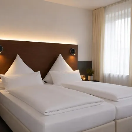 Hotel Am Hirschgarten 3*
