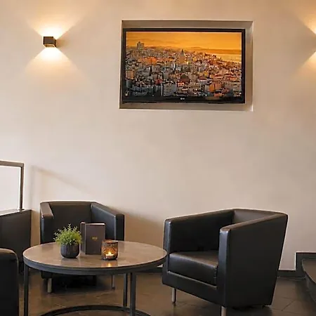 Hotel Am Hirschgarten 3*
