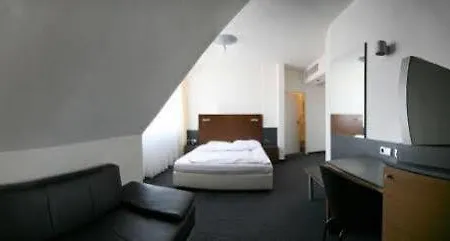 Otel Am Hirschgarten 3*